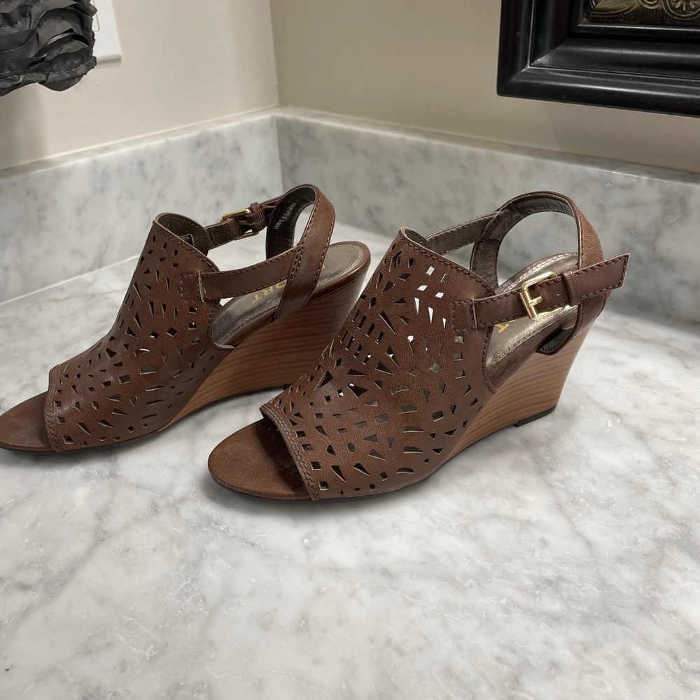 Womens brown wedge size 9